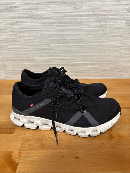 On Running Shoes - On Cloud X 4 black women’s 9 sneaker shoe